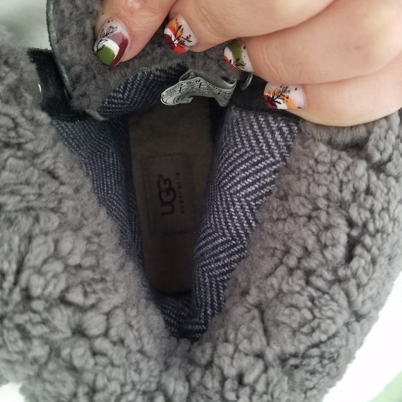 UGG WOMEN'S WINTER BOOTS - Picture 9 of 12